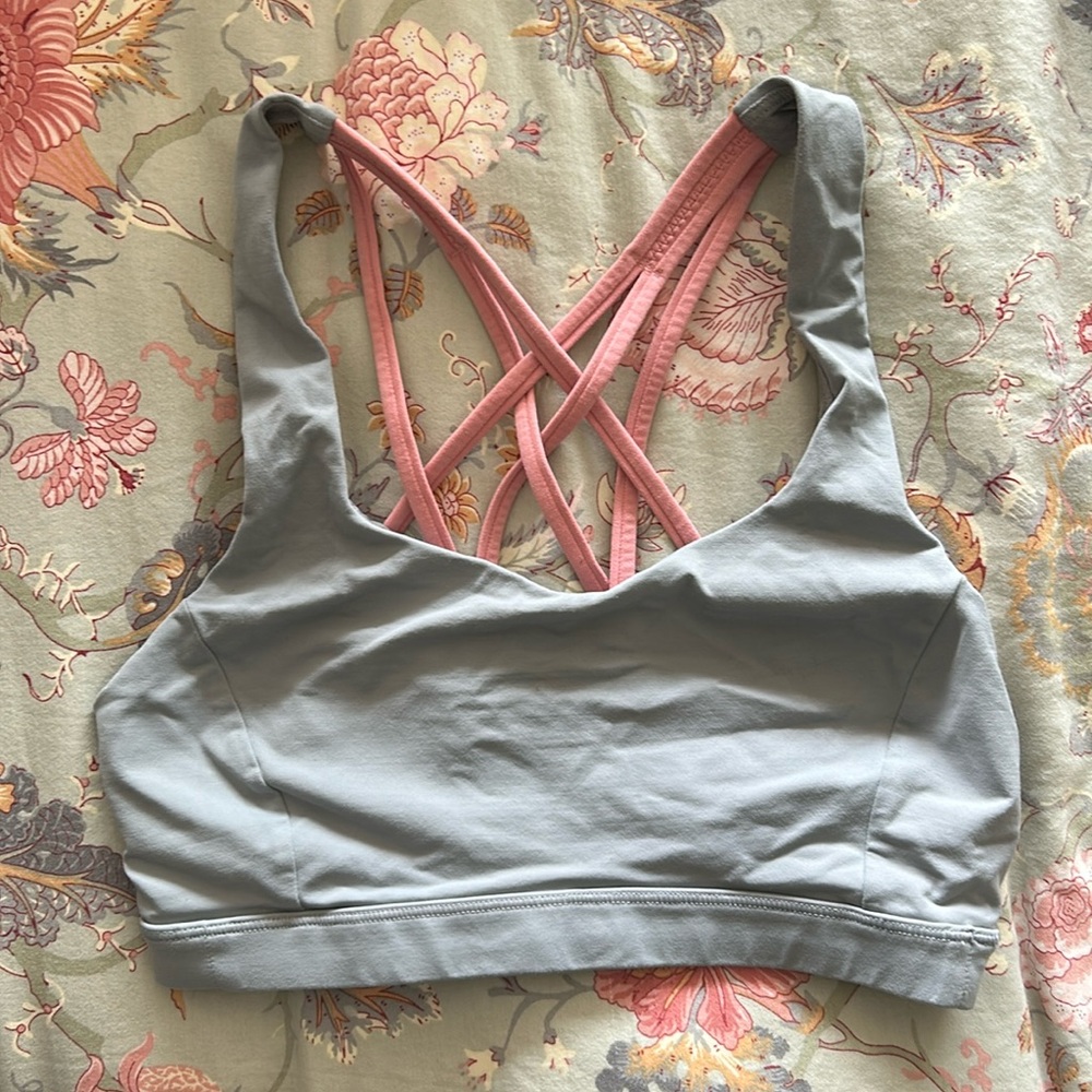 Lululemon size 4 two-tone sports bra